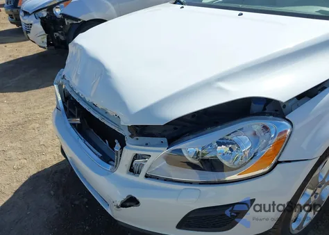 2013 Volvo Xc60 3.2/3.2 Platinum/3.2 Premier/3.2 Premier Plus z USA, uszkodzony, nr VIN YV4952DL3D2405978